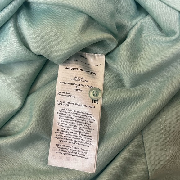 ASOS JDY Jennifer Chiffon Sleeve in Blue Floral - Picture 9 of 10